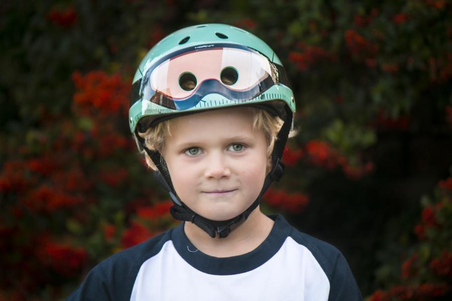 How do I find out my kids helmet size?